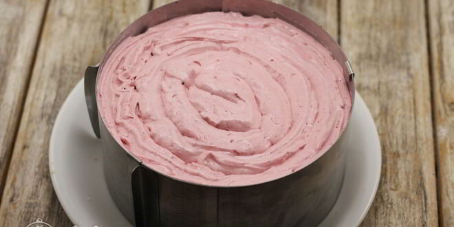 Рецепт бисквитного торта с малиной