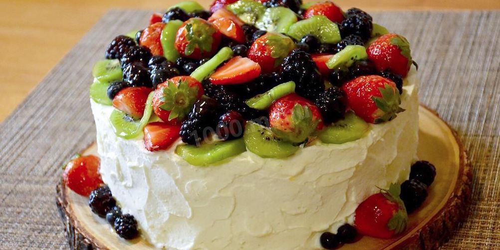 Как приготовить бисквитный торт с творожным кремом с фруктами