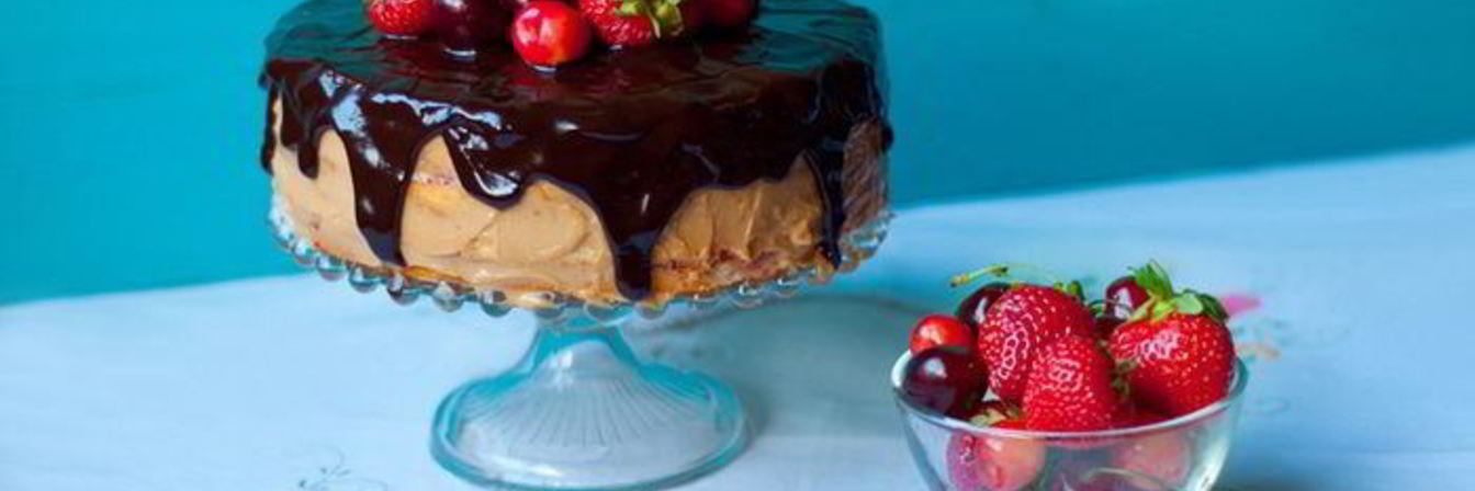 Рецепт Торта с кремом с маскарпоне и ягодами