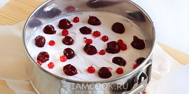 Рецепт торта с ягодами без выпечки