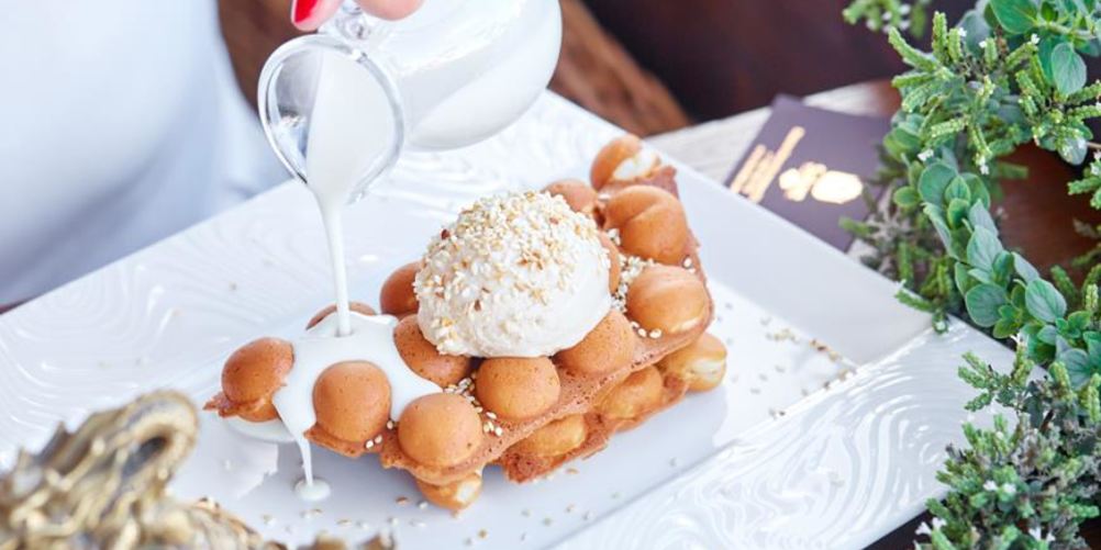 Как приготовить гонконгские вафли с кунжутным мороженым и сливочно-имбирным соусом