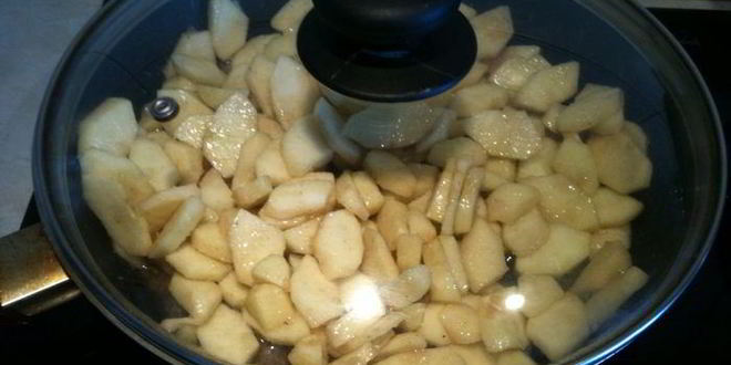 Рецепт слоеных вафель с карамельными яблоками