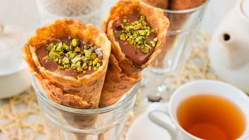 Рецепт Вафельных трубочек с заварным шоколадным кремом