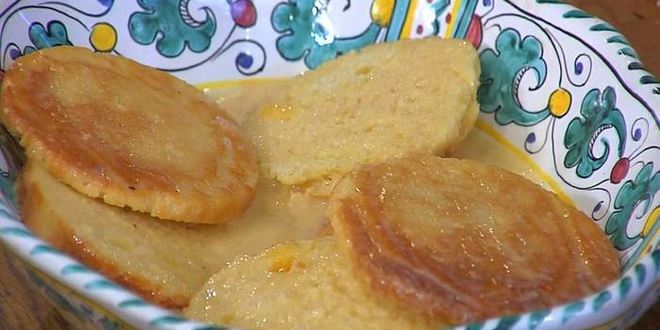 Рецепт вафель из бриоши с клубникой и земляникой