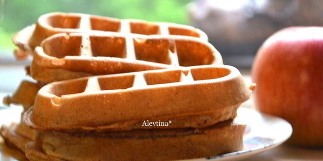 Рецепт яблочных вафель с корицей