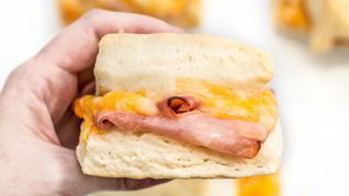 Рецепт Выпечки с ветчиной и сыром