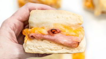 Рецепт Выпечки с ветчиной и сыром