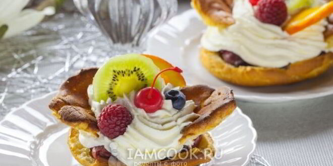 Рецепт больших эклеров с фруктами