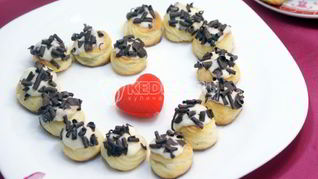 Рецепт Профитролей с кремом Поцелуй