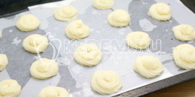 Рецепт профитролей с кремом поцелуй