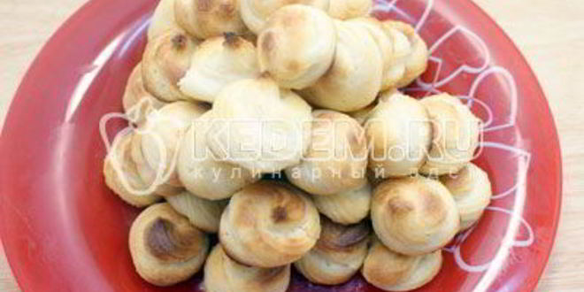 Рецепт профитролей с кремом поцелуй