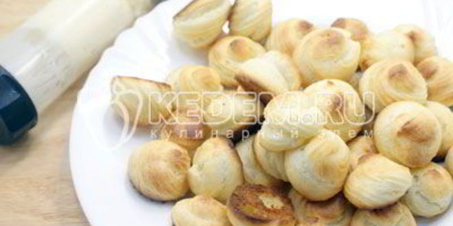 Рецепт профитролей с кремом поцелуй