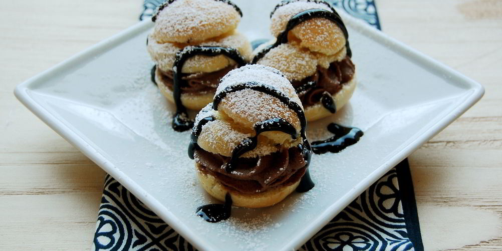 Как приготовить профитроли с ромовой начинкой