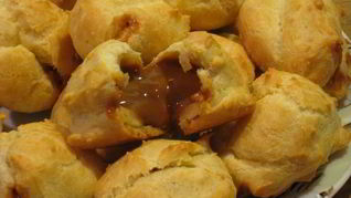 Рецепт Профитролей со сгущенкой