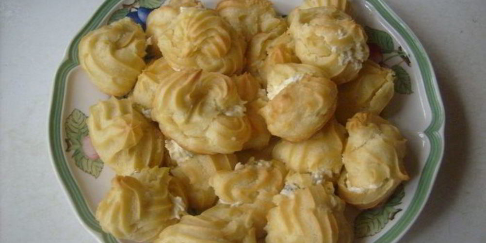 Как приготовить профитроли со взбитыми сливками