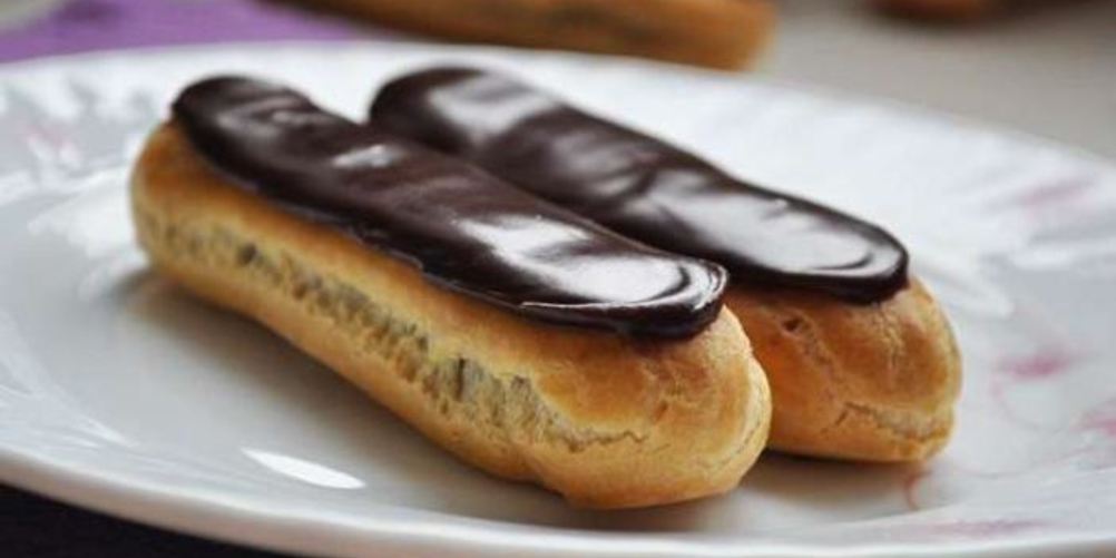 Как приготовить шоколадные пирожные эклеры с заварным кремом