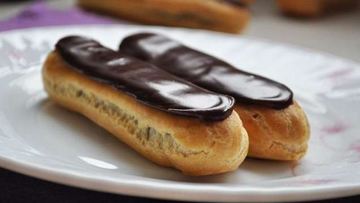 Рецепт Шоколадных пирожных эклеров с заварным кремом