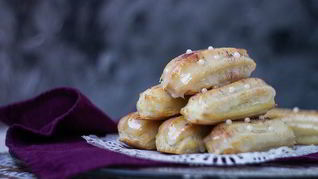 Рецепт Эклеров с кремом шантильи и ванильной помадкой