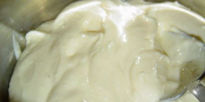 Рецепт эклеров с заварным творожным кремом и клубникой