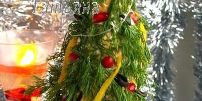 Рецепт закусочного торта новогодняя елка из профитролей и сливочного крем-мусса с семгой