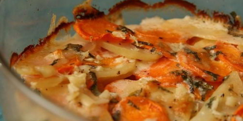 Как приготовить картофельную запеканку с сырным соусом