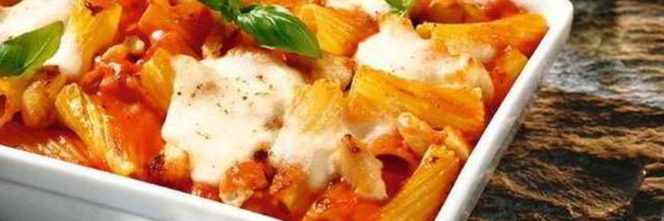 Рецепт Румяной запеканки из макарон с куриными грудками