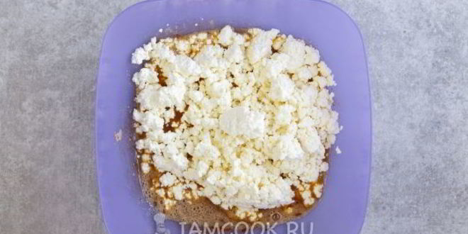 Рецепт творожной запеканки с курагой