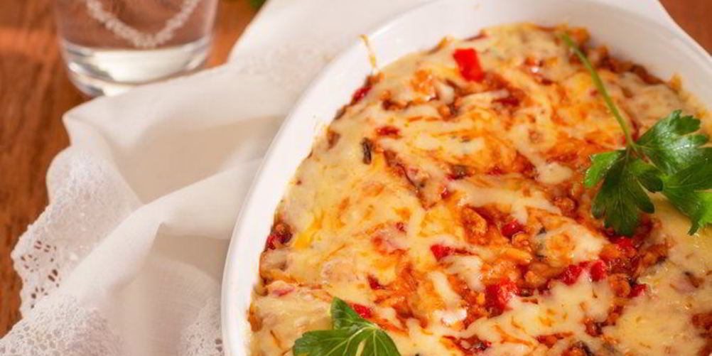 Как приготовить запеканку из фарша с рисом и томатами