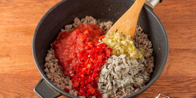 Рецепт запеканки из фарша с рисом и томатами