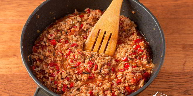 Рецепт запеканки из фарша с рисом и томатами