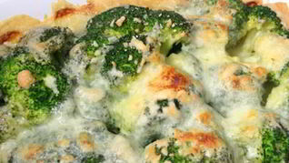 Рецепт Запеканки из куриного фарша с капустой брокколи, яйцами и сыром