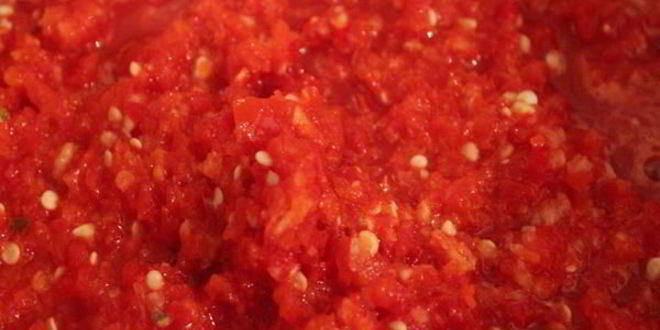 Рецепт аджики из болгарского и острого перцев