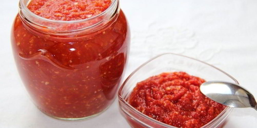 Как приготовить аджику из перца и чеснока