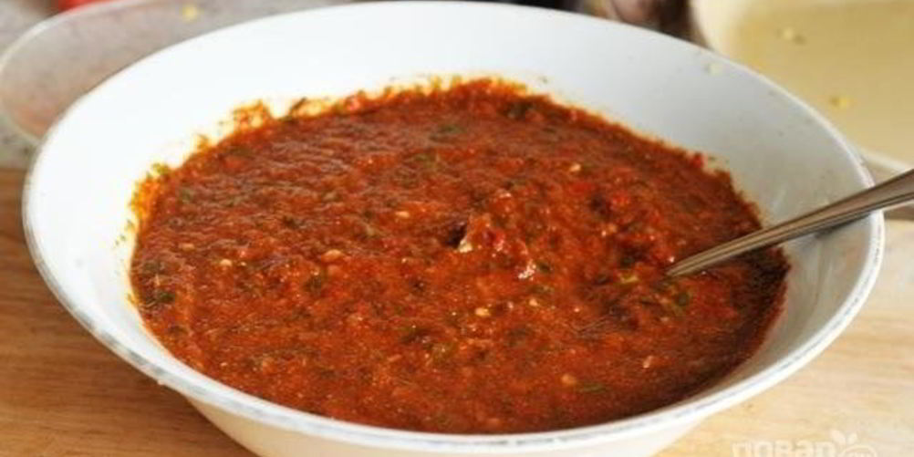 Как приготовить аджику из помидоров
