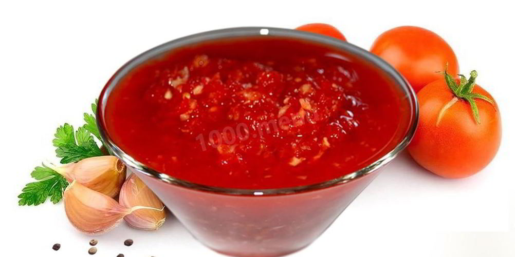 Как приготовить аджику с хреном и с томатной пастой