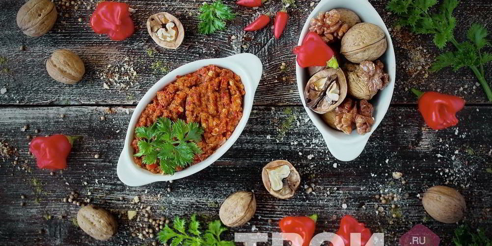 Как приготовить аджику с орехами