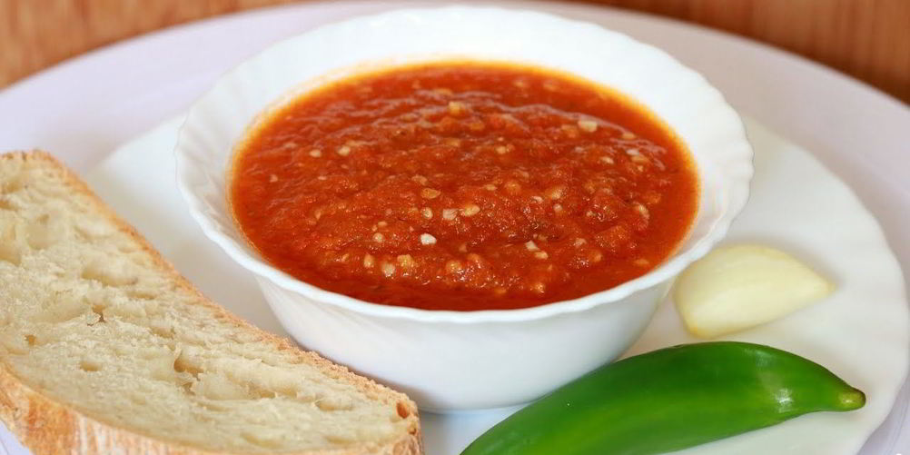 Как приготовить аджику с острым перцем