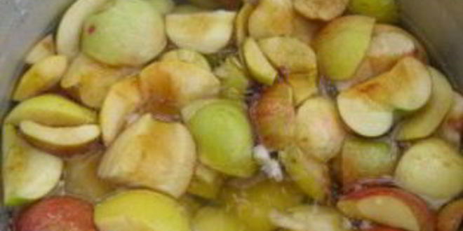 Рецепт аджики с яблоками и помидорами