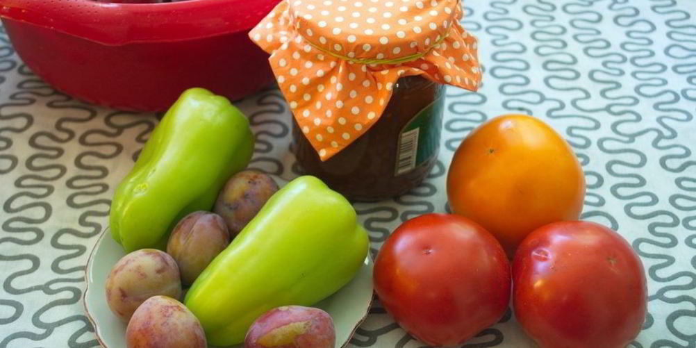 Как приготовить аджику со сливами на зиму