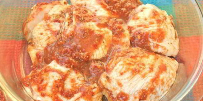Рецепт куриных бедрышек запеченных с аджикой