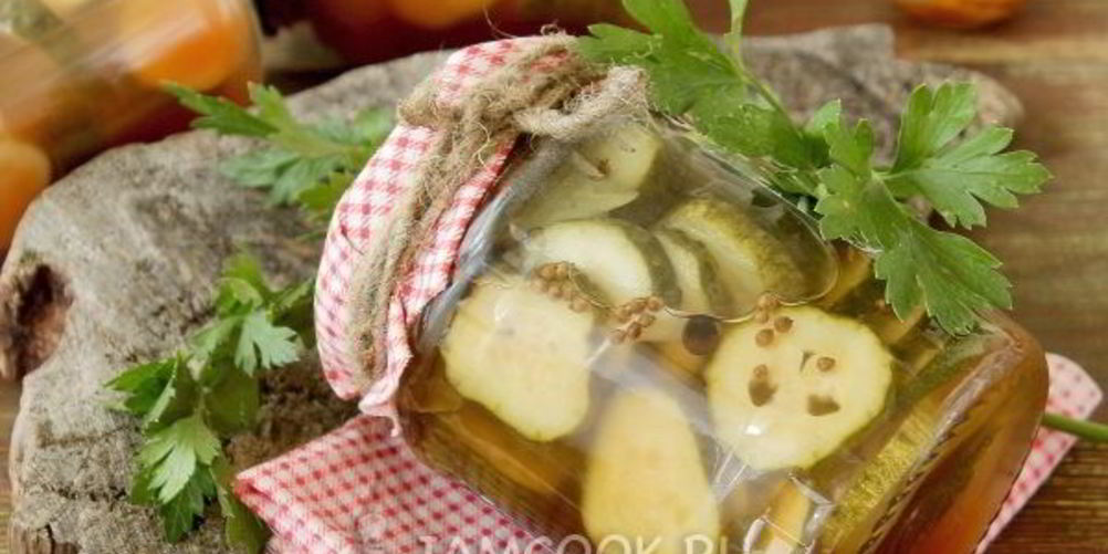 Как приготовить огурцы в аджике на зиму