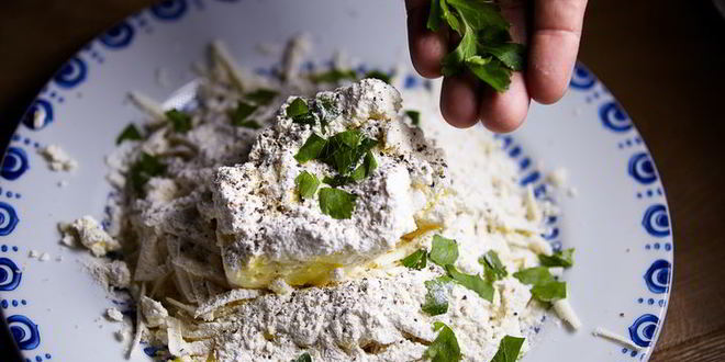 Рецепт соленых сырников с аджикой