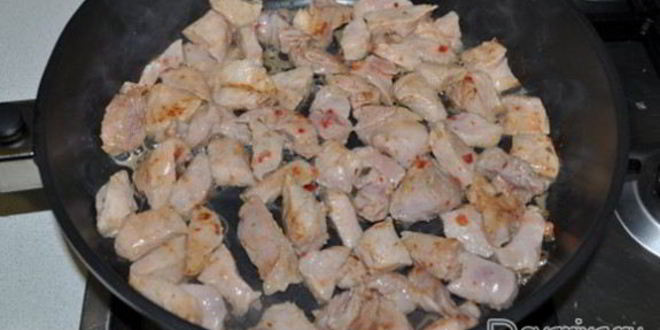 Рецепт свинины, тушенной с аджикой