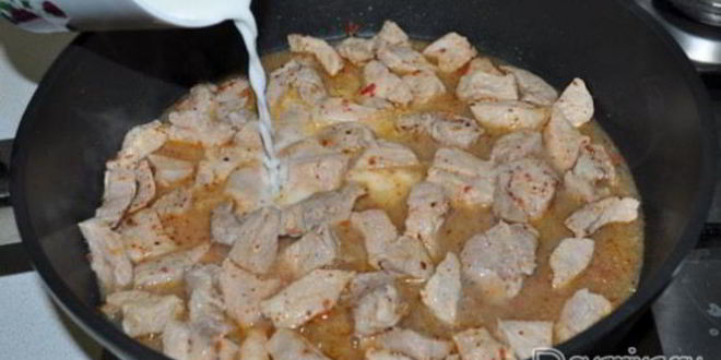 Рецепт свинины, тушенной с аджикой