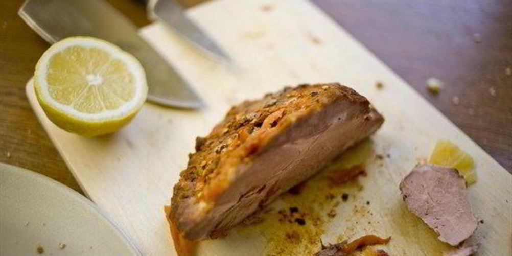 Как приготовить запеченную свинину в аджике