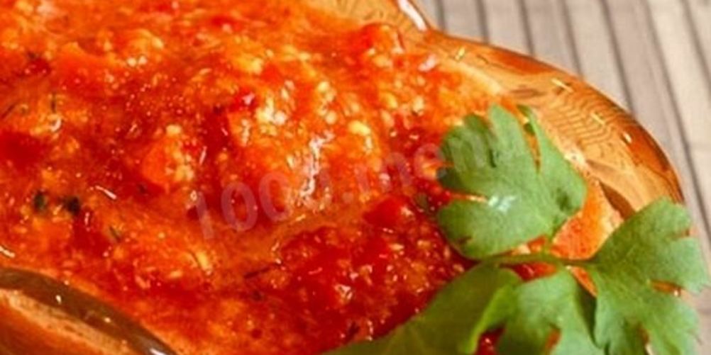 Как приготовить зеленые помидоры в аджике