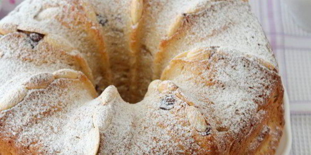 Как приготовить гугельхопф с джемом, миндалем и клюквой