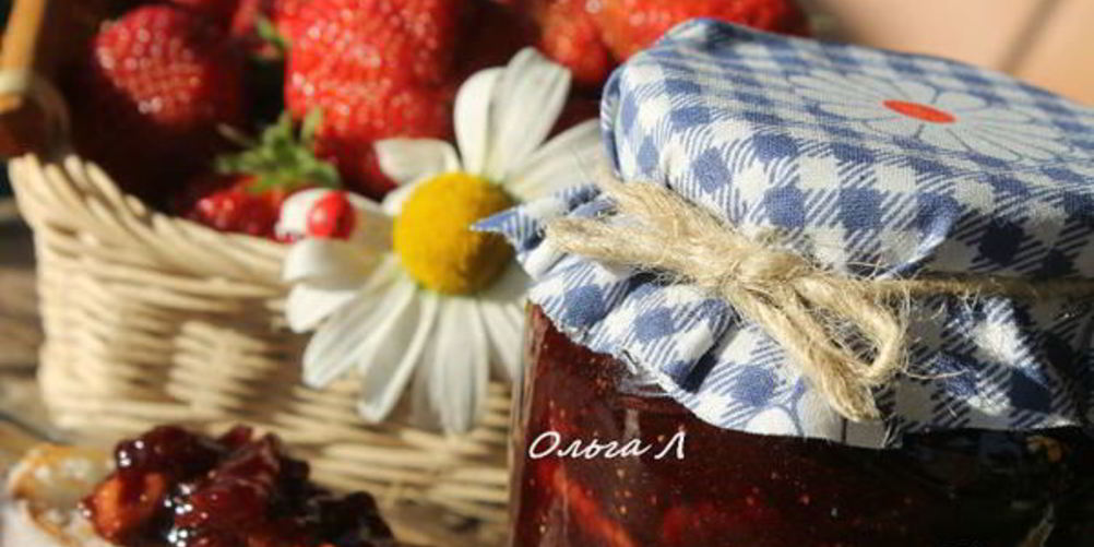 Как приготовить клубничный джем с грецкими орехами