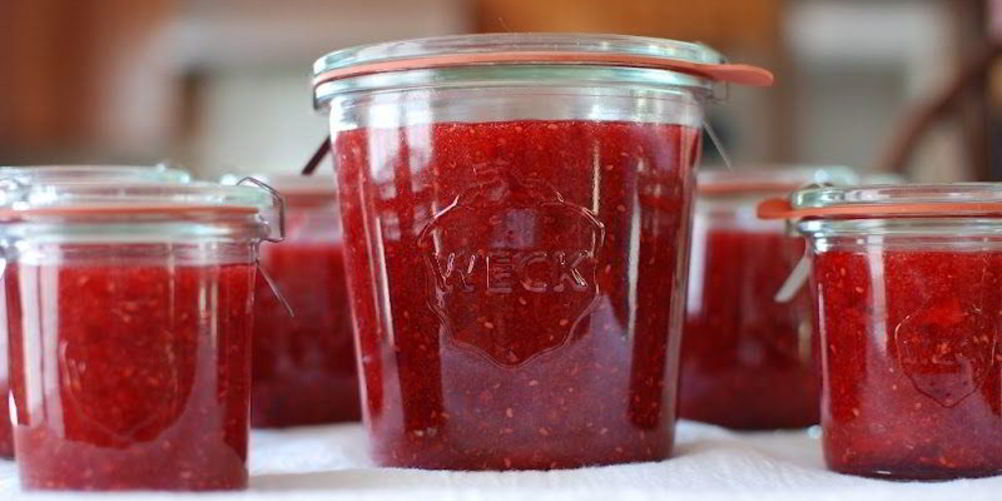 Как приготовить сырой клубнично-малиновый джем