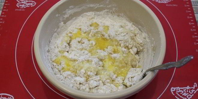 Рецепт ванильных сдобных булочек с джемом